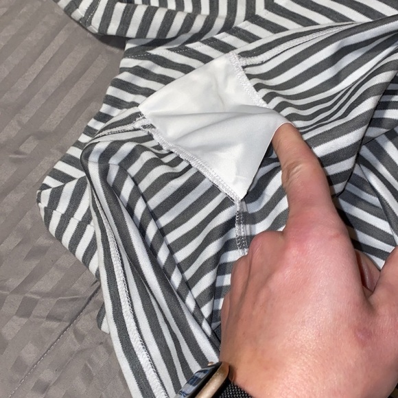 Oakley Gray & white striped collared polo shortsleeve men’s regular fit shirt XL - Picture 9 of 9